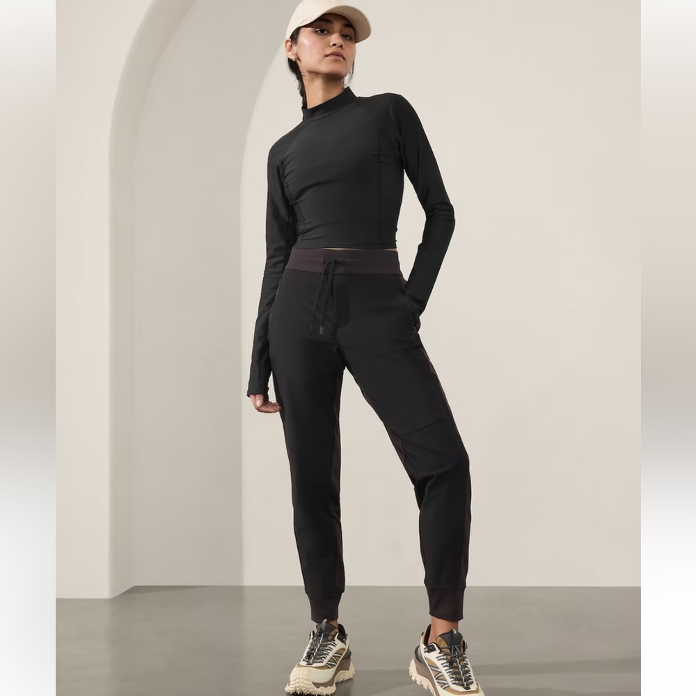 Athleta Headlands Hybrid Trek Mid Rise Joggers